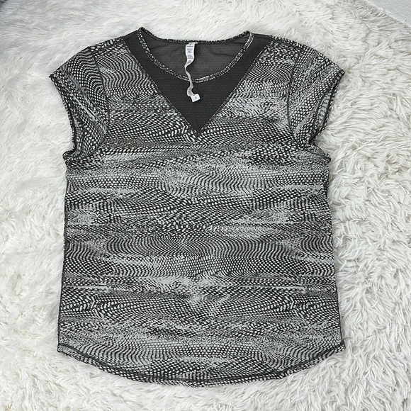 Lululemon For The Run Short Sleeve Swerve Vapor Metal Grey / Metal Grey - Picture 1 of 4